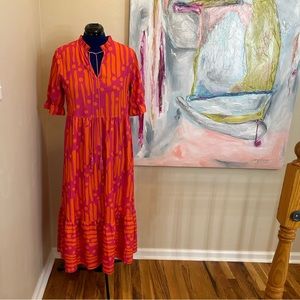 Flowy maxi dress. Size medium. Excellent condition.